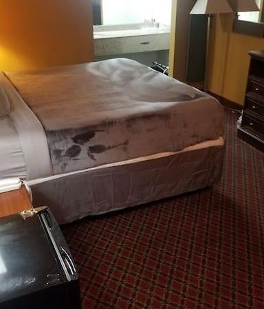 Hotel 2 Queens Hotel Room 130 Booking Stillwater Exteriér fotografie